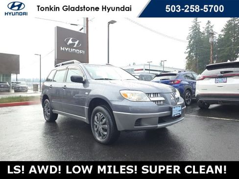 Used 2006 Mitsubishi Outlander LS image 2