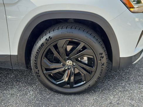 Used 2023 Volkswagen Atlas SE image 4