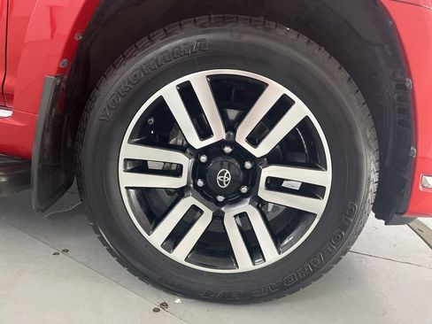 Used 2021 Toyota 4Runner Limited AWD/4WD image 17