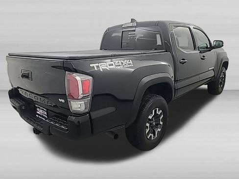 Used 2022 Toyota Tacoma TRD Off-Road w/ Technology Package AWD/4WD image 4
