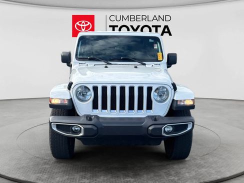 Used 2018 Jeep Wrangler Unlimited Sahara AWD/4WD image 8