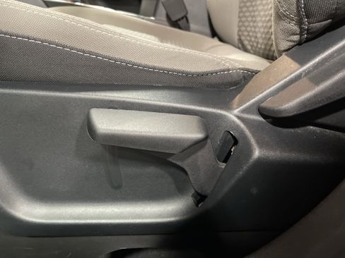 Used 2022 Ford Escape SE w/ Cold Weather Package image 9