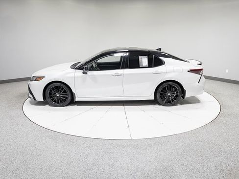 Used 2022 Toyota Camry XSE image 33