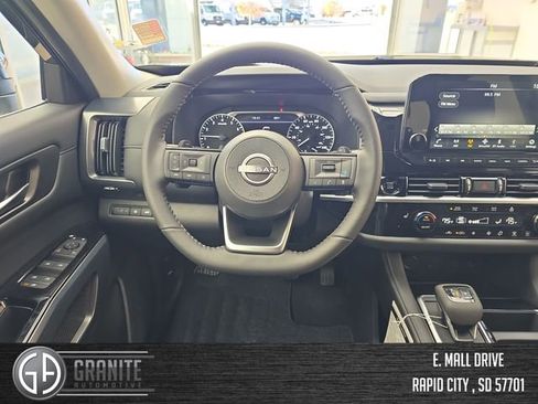 New 2025 Nissan Pathfinder SL w/ Black Appearance Package AWD/4WD image 13