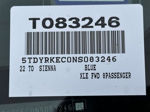 Used 2022 Toyota Sienna XLE image 15