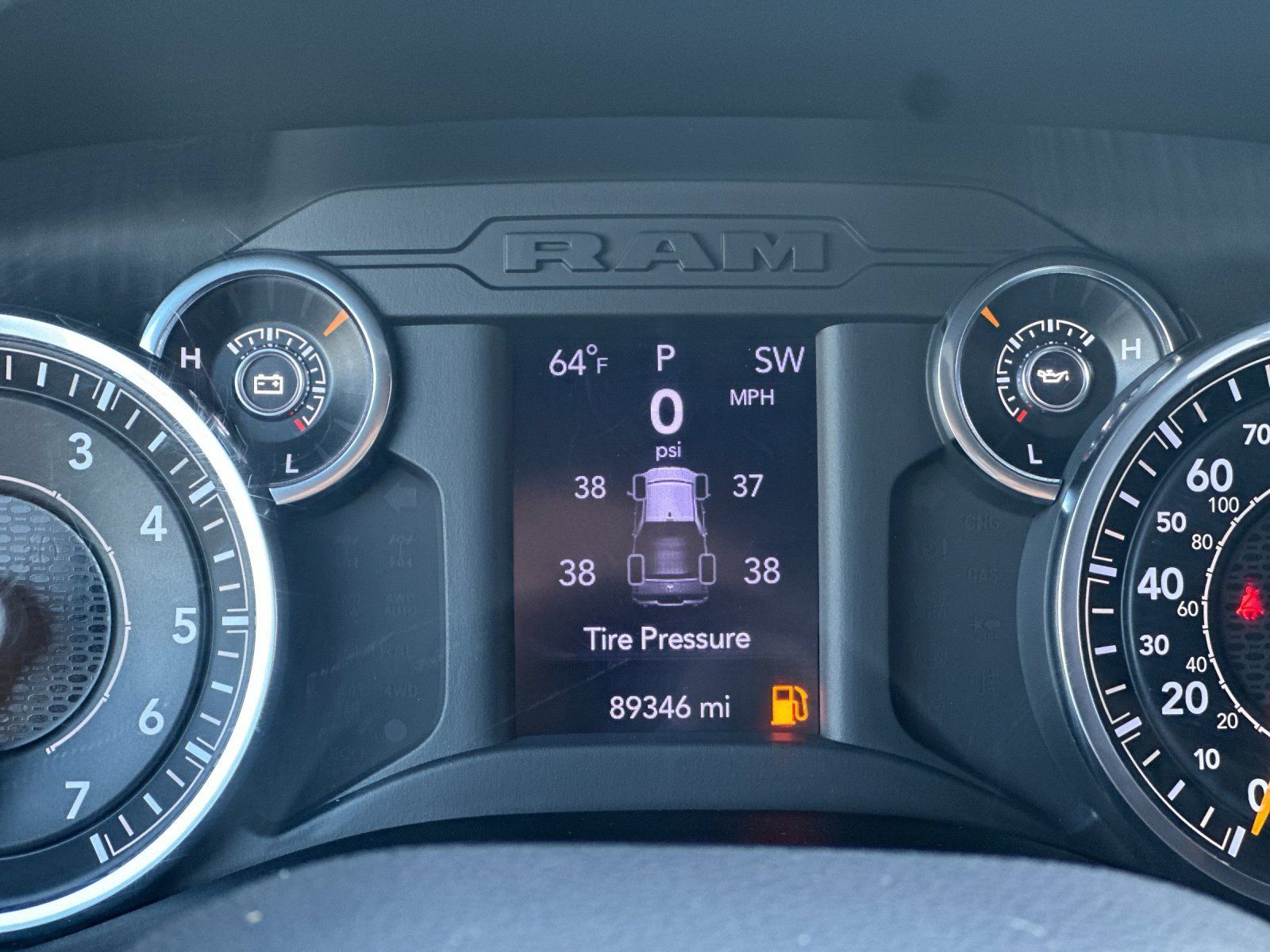 Used 2022 RAM 1500 Big Horn AWD/4WD image 25