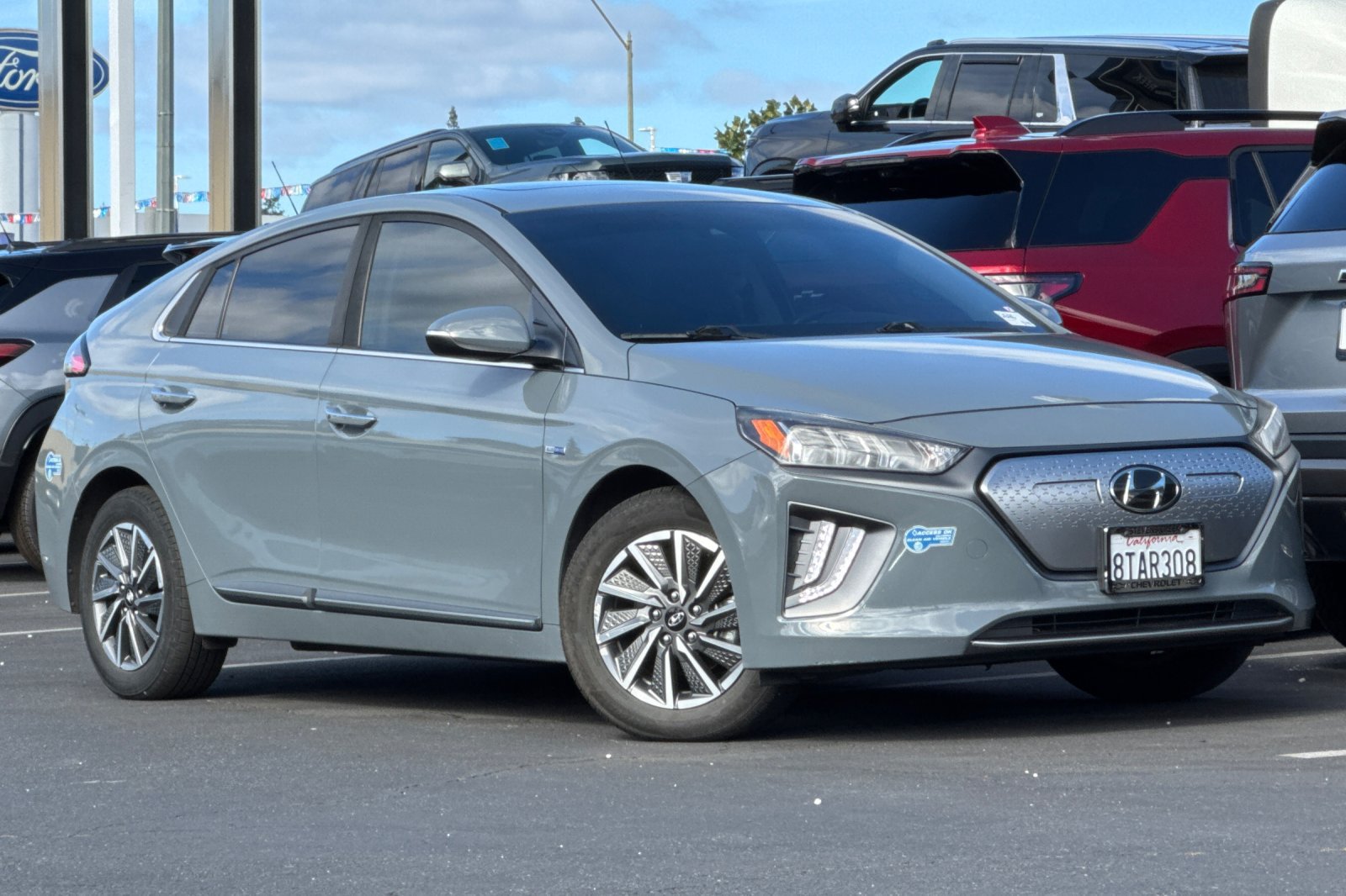 Used 2020 Hyundai Ioniq Limited FWD image 2