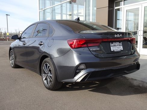 Used 2023 Kia Forte LXS w/ LXS Technology Package image 3