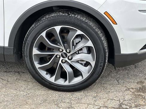 Certified 2022 Lincoln Nautilus Reserve w/ Equipment Group 201A image 7