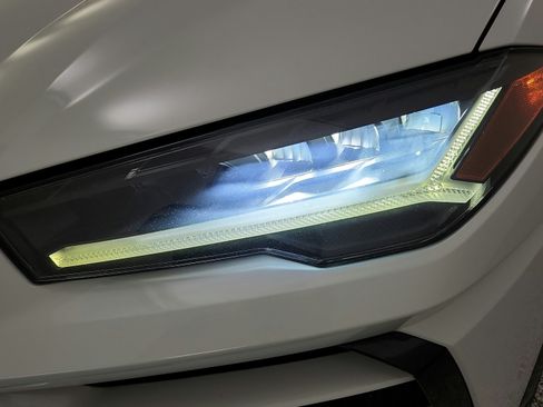 Used 2023 Lamborghini Urus S AWD/4WD image 38