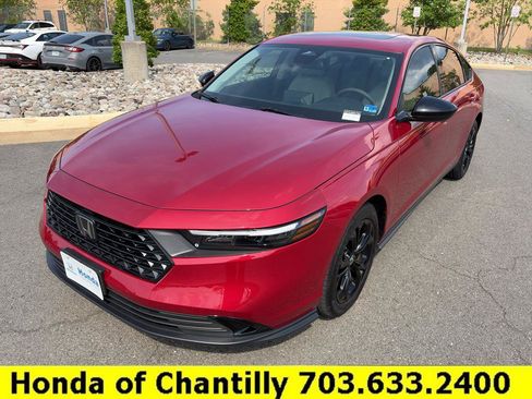 Certified 2025 Honda Accord SE image 3