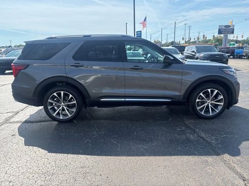 Used 2025 Ford Explorer Platinum w/ Ultimate Package image 9