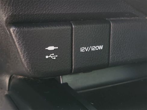 Used 2018 Toyota Camry L image 29