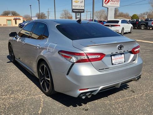 Used 2019 Toyota Camry XSE image 3
