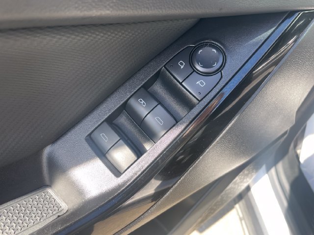 Used 2025 Chevrolet Equinox LT w/ Safety and Technology Package FWD image 21