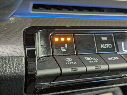 Used 2023 Toyota Prius XLE FWD image 24