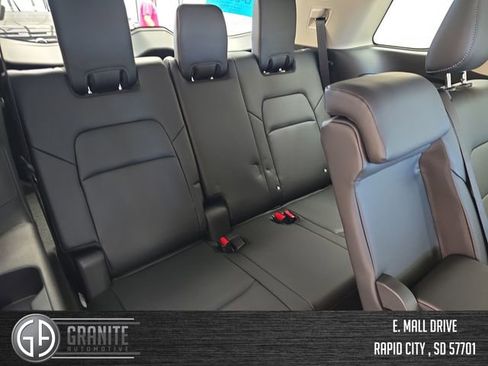 New 2025 Nissan Pathfinder SL w/ Black Appearance Package image 36