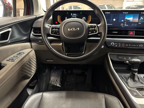 Used 2026 Kia Carnival FWD image 37