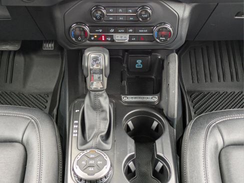 Used 2025 Ford Bronco Badlands image 13