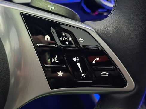 Used 2025 Mercedes-Benz GLB 250 4MATIC image 19