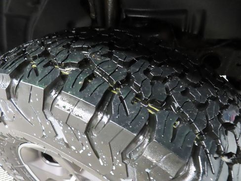 Used 2020 Jeep Gladiator Rubicon w/ Uconnect 4C Nav & Sound Group image 7