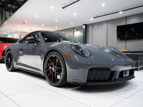 Used 2026 Porsche 911 Carrera 4 GTS AWD/4WD image 38