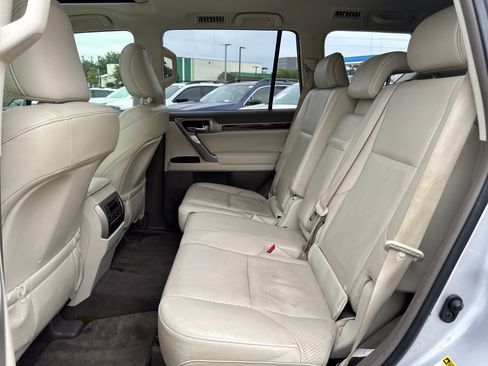 Used 2013 Lexus GX 460 w/ Comfort Plus Pkg AWD/4WD image 32