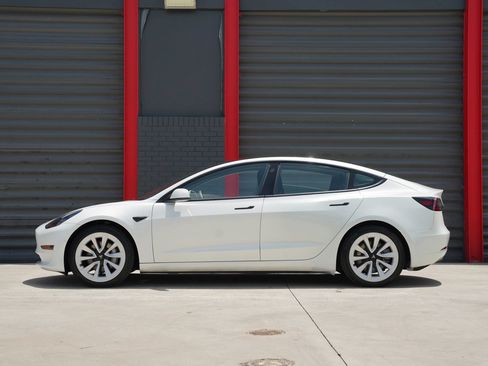 Used 2022 Tesla Model 3 RWD image 5