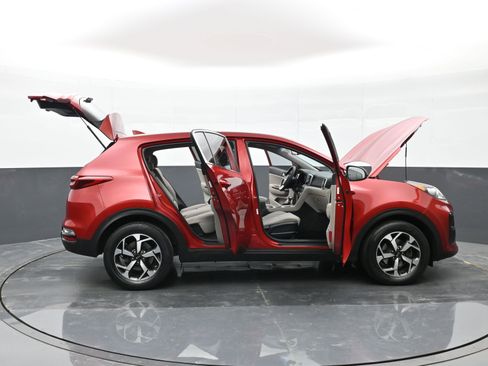 Used 2022 Kia Sportage LX image 48