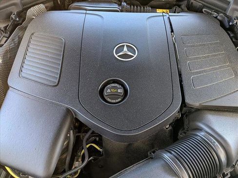 Used 2025 Mercedes-Benz GLC 300 4MATIC image 22