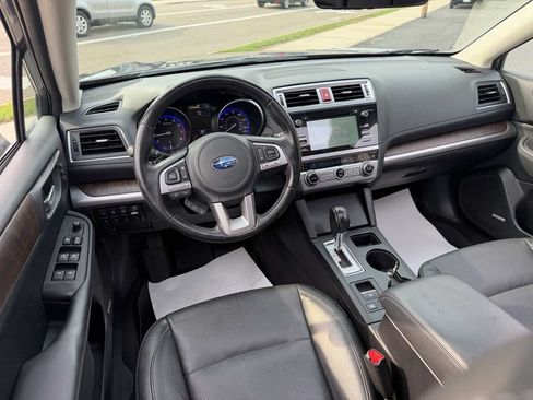 Used 2017 Subaru Outback 2.5i Limited AWD/4WD image 12