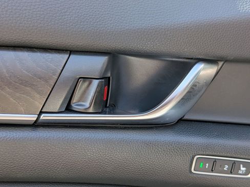 Used 2021 Honda Accord Touring image 13