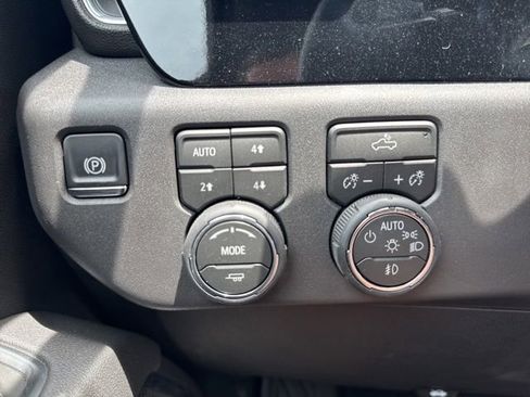 New 2026 Chevrolet Silverado 1500 LT Trail Boss w/ Convenience Package II AWD/4WD image 3