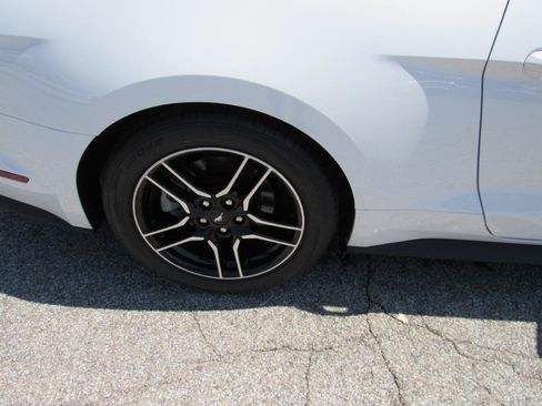 Used 2022 Ford Mustang Premium RWD image 6