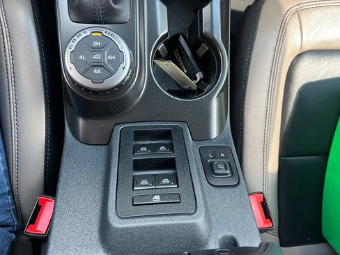 Used 2022 Ford Bronco Wildtrak AWD/4WD image 32