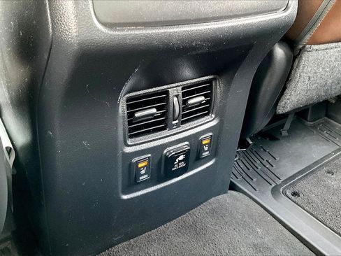 Used 2018 Nissan Titan Platinum Reserve image 11