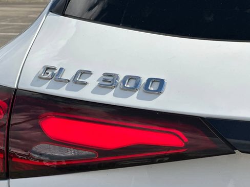 Used 2024 Mercedes-Benz GLC 300 w/ Winter Package image 27