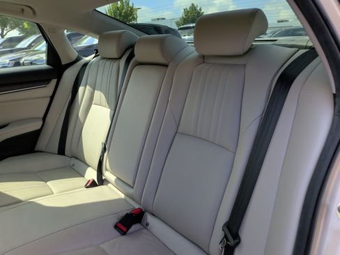 Used 2020 Honda Accord Touring image 36