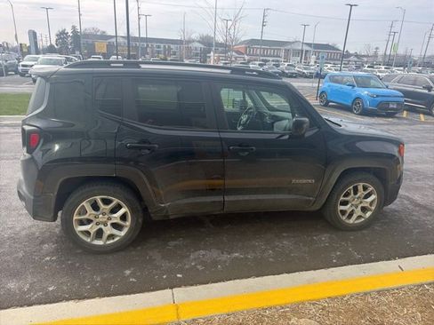 Used 2018 Jeep Renegade Latitude image 6
