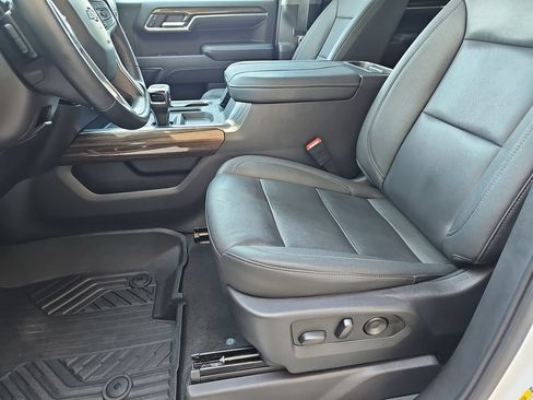 Certified 2024 Chevrolet Silverado 1500 LT Trail Boss w/ Convenience Package II AWD/4WD image 18