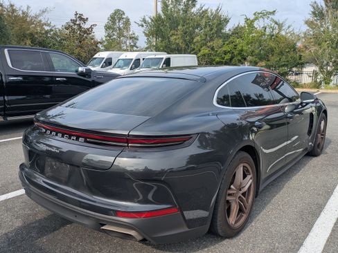 Used 2025 Porsche Panamera RWD image 3