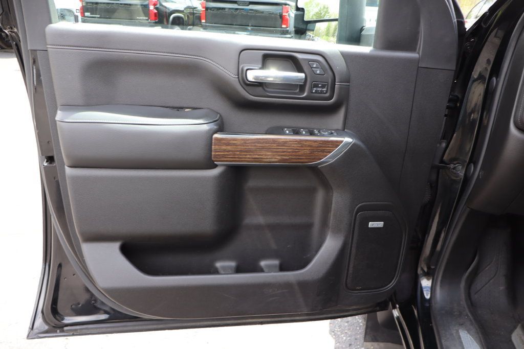 Used 2022 Chevrolet Silverado 3500 High Country AWD/4WD image 26