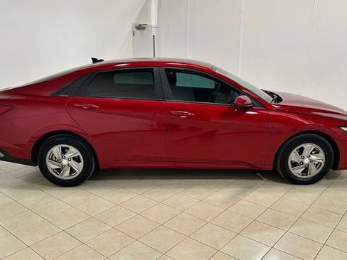 Used 2024 Hyundai Elantra SE FWD image 6