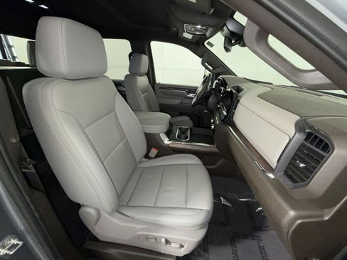 Used 2025 GMC Sierra 3500 SLT w/ SLT Convenience Package image 27