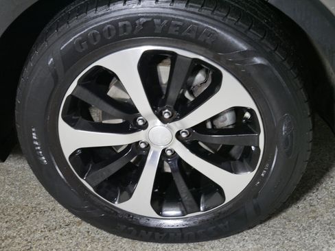 Used 2017 Kia Sorento EX w/ EX Advanced Touring Package image 15