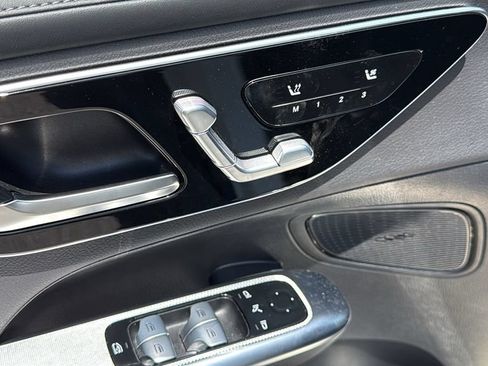 Certified 2025 Mercedes-Benz GLC 300 image 22