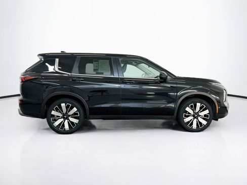 Used 2025 Mitsubishi Outlander SE AWD/4WD image 10