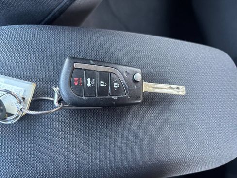 Used 2025 Toyota Corolla LE FWD image 17