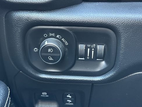 Used 2021 RAM 1500 Laramie AWD/4WD image 41