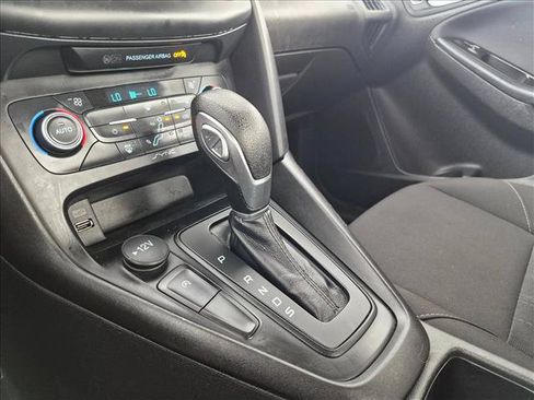Used 2018 Ford Focus SE FWD image 11